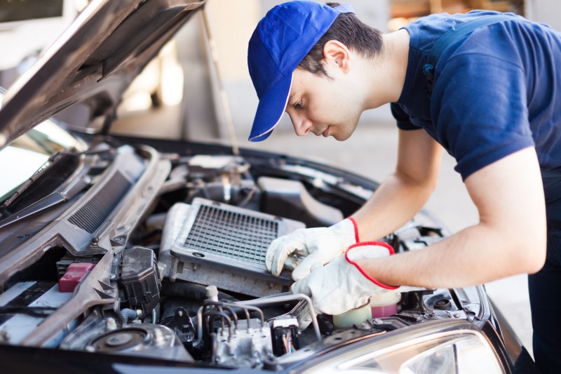 Diagnosing Four Common Car Issues Before Heading to the Auto Body Shop in Johnson County