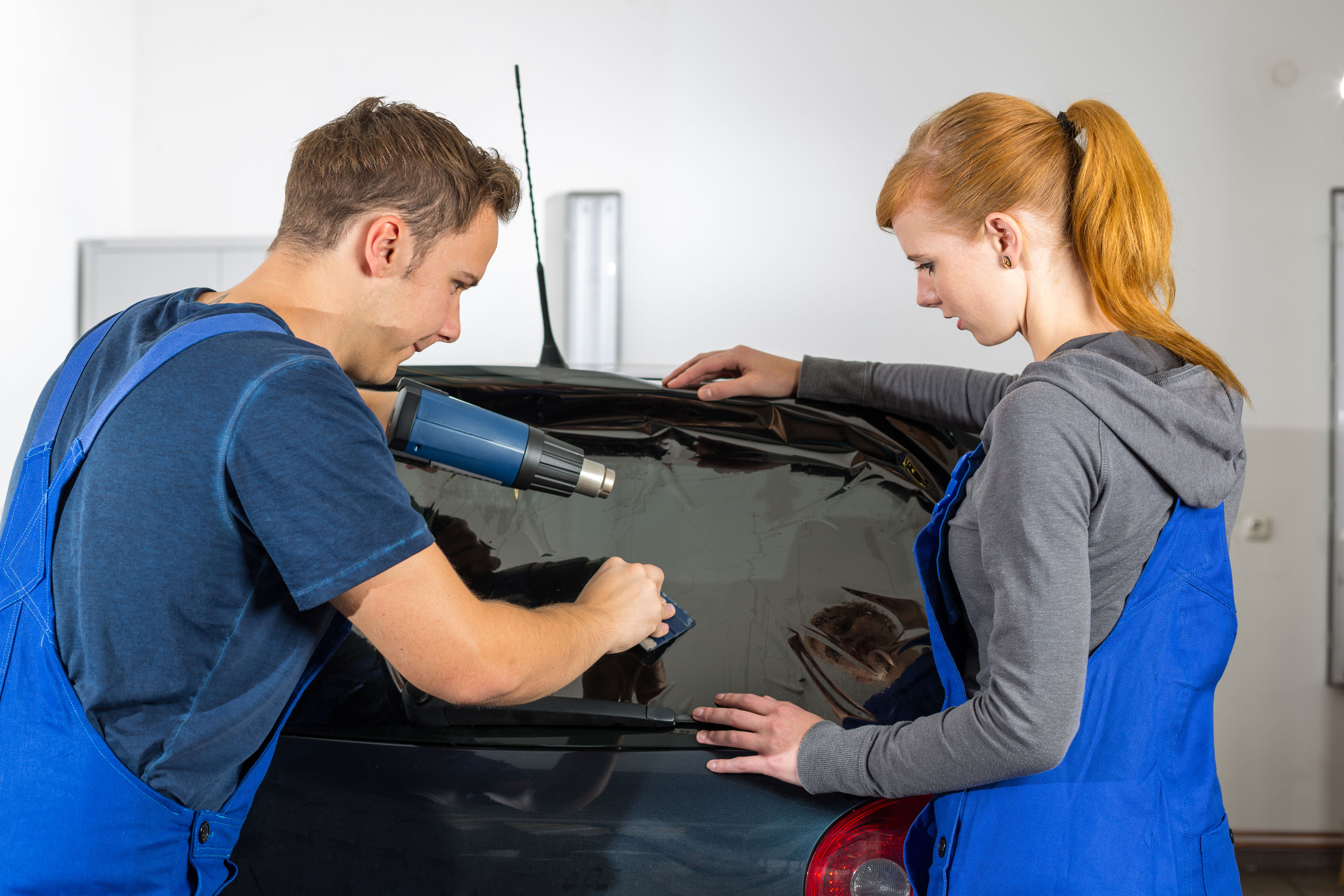 Reasons to Hire a Pro for Auto Glass Window Tinting in Redlands