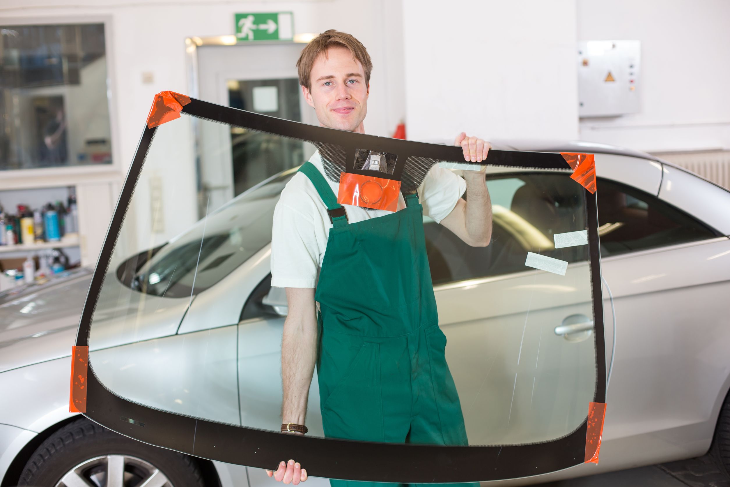 Evaluating the Ins and Outs of Arranging an Affordable Auto Glass Repair in Jefferson City, MO