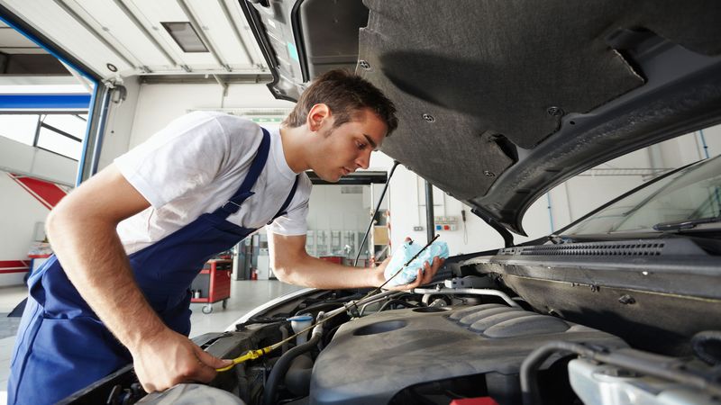 Signs That Indicate You Need to Get Car Repair in Myrtle Creek